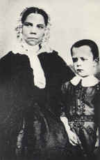 Анна Сергеевна Вишнякова с сыном Николаем
