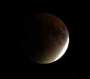 _moonecl25_18.jpg (23783 bytes)